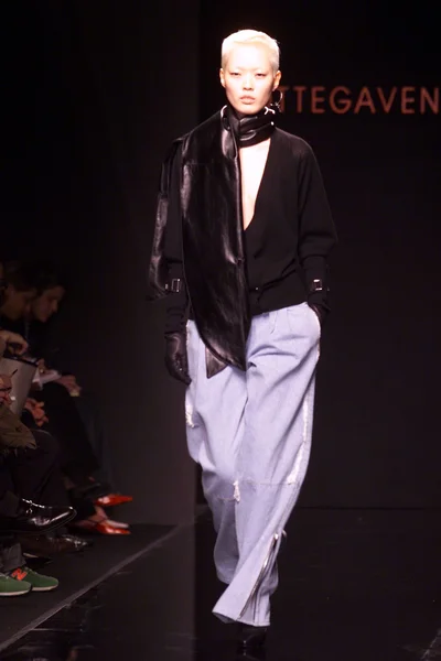 Look 1
